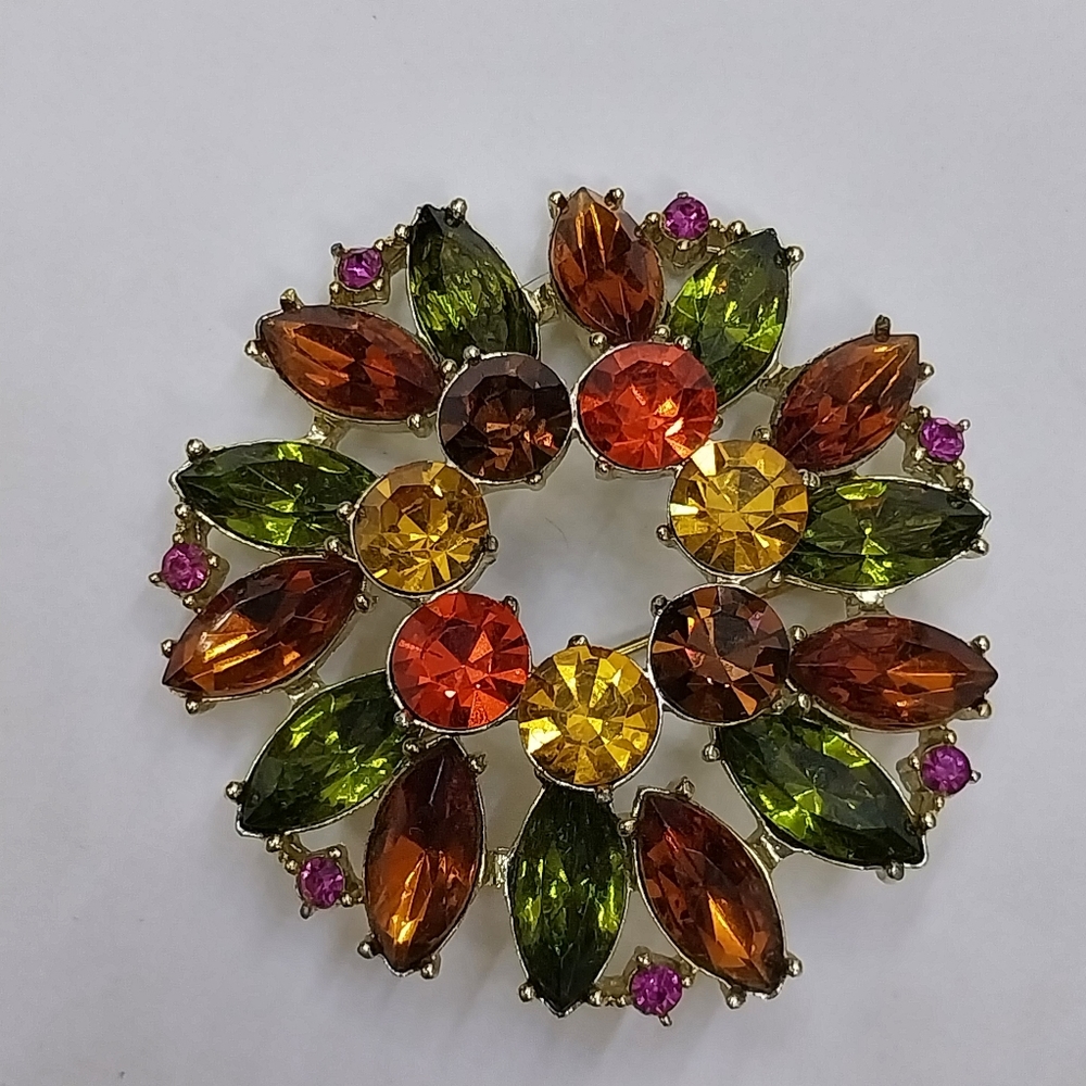 Vintage 1950s Emmons Crystal Glass Rhinestone Wreath Brooch Pin Large Roiund